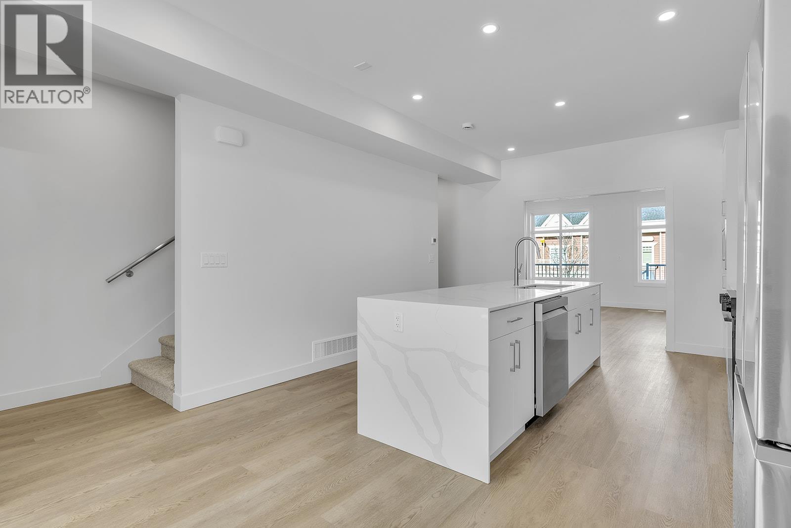 118 5300 Main Street, Kelowna