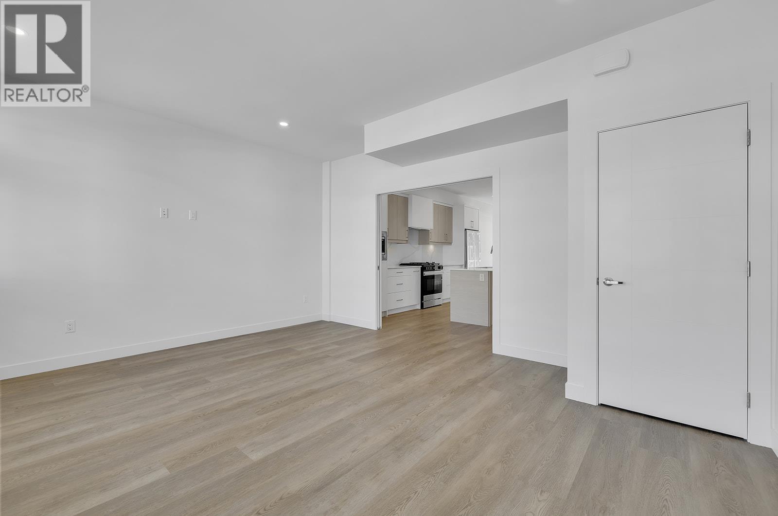 118 5300 Main Street, Kelowna