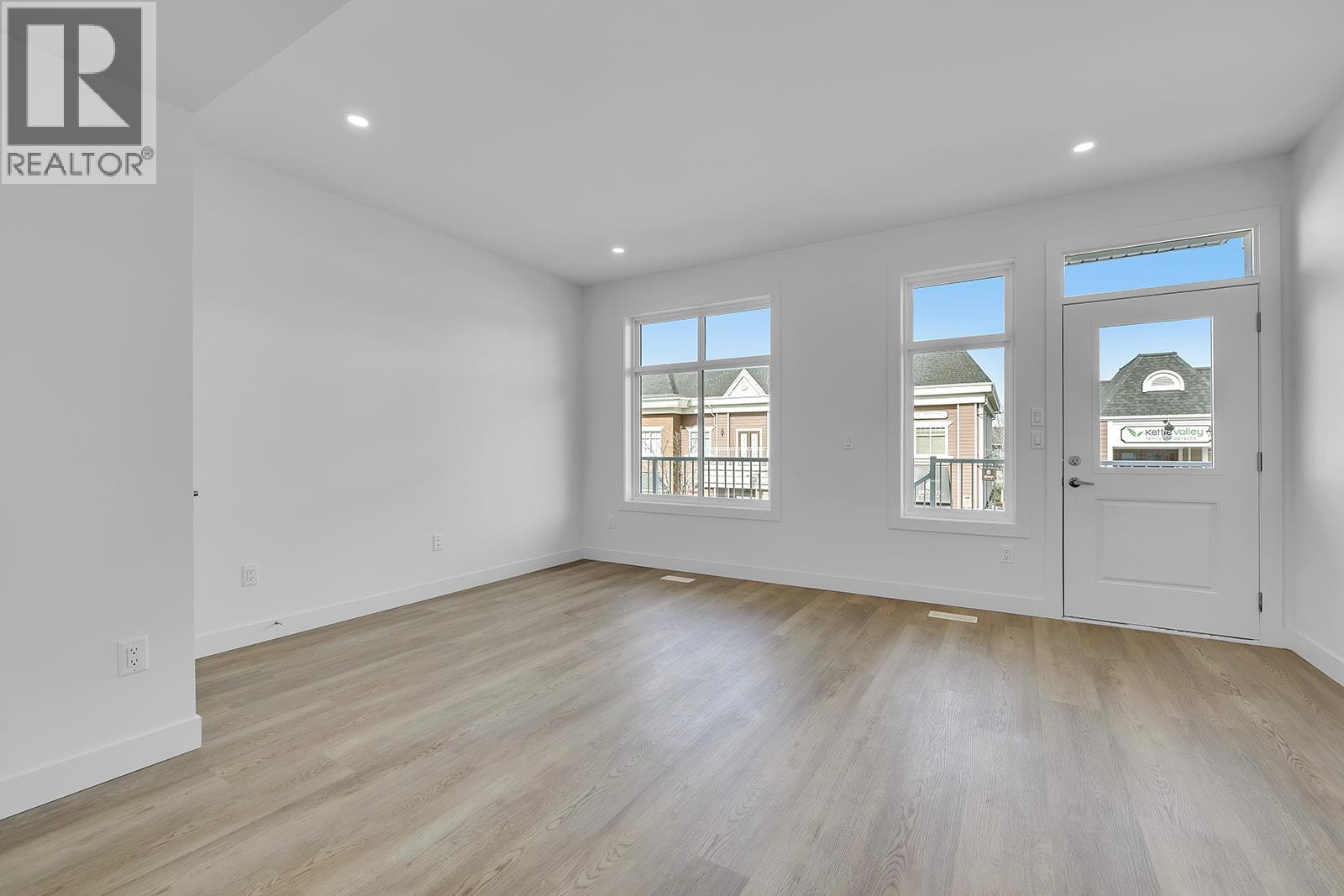 118 5300 Main Street, Kelowna