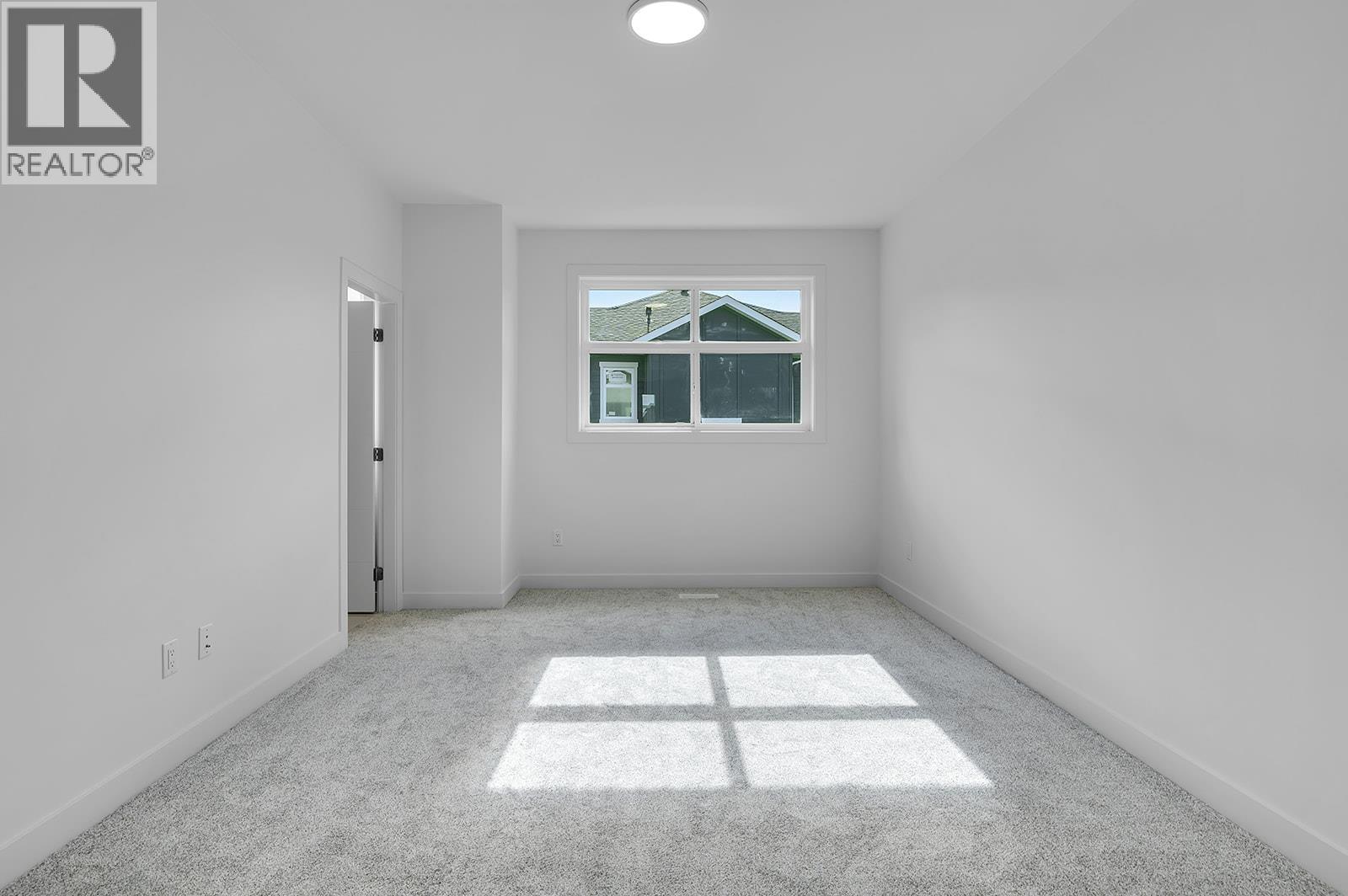 118 5300 Main Street, Kelowna