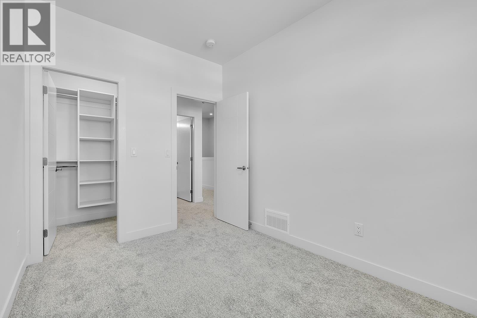 118 5300 Main Street, Kelowna