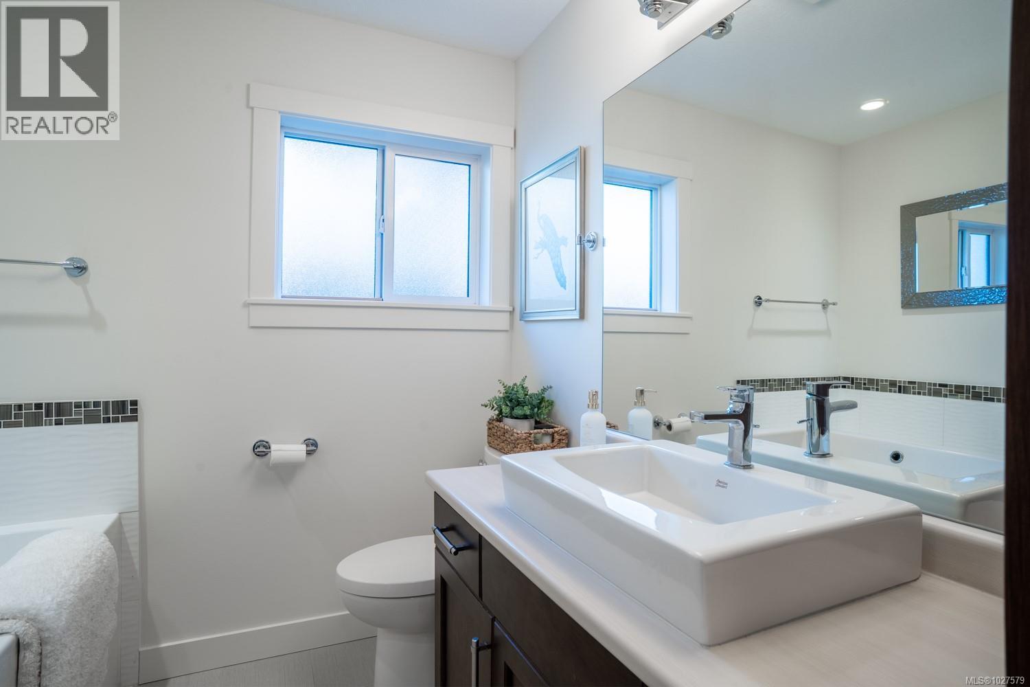 3238 Adby Rd, Nanaimo