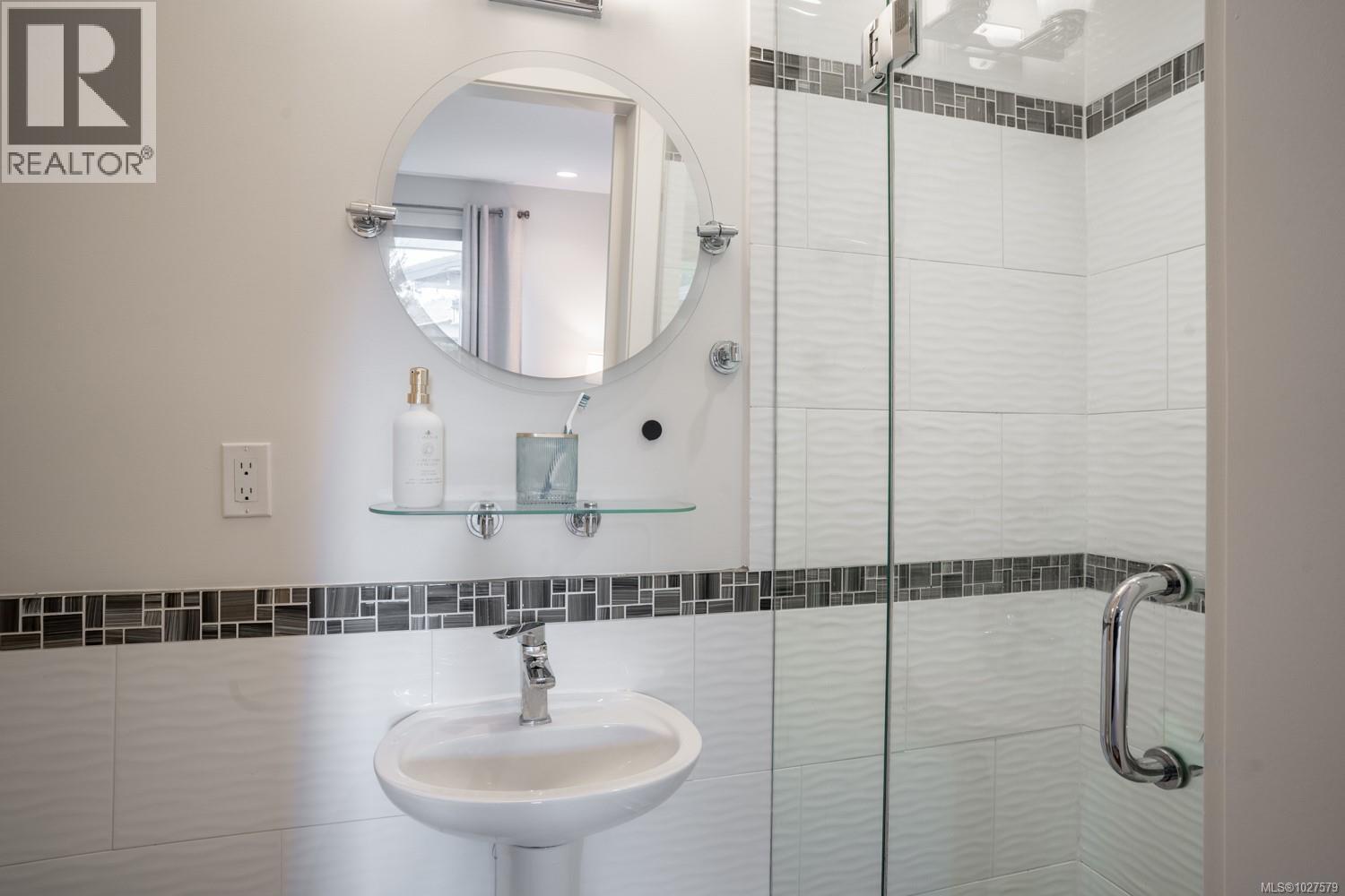 3238 Adby Rd, Nanaimo