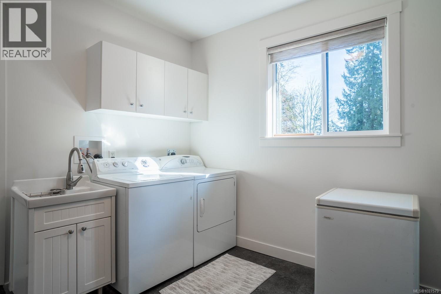 3238 Adby Rd, Nanaimo