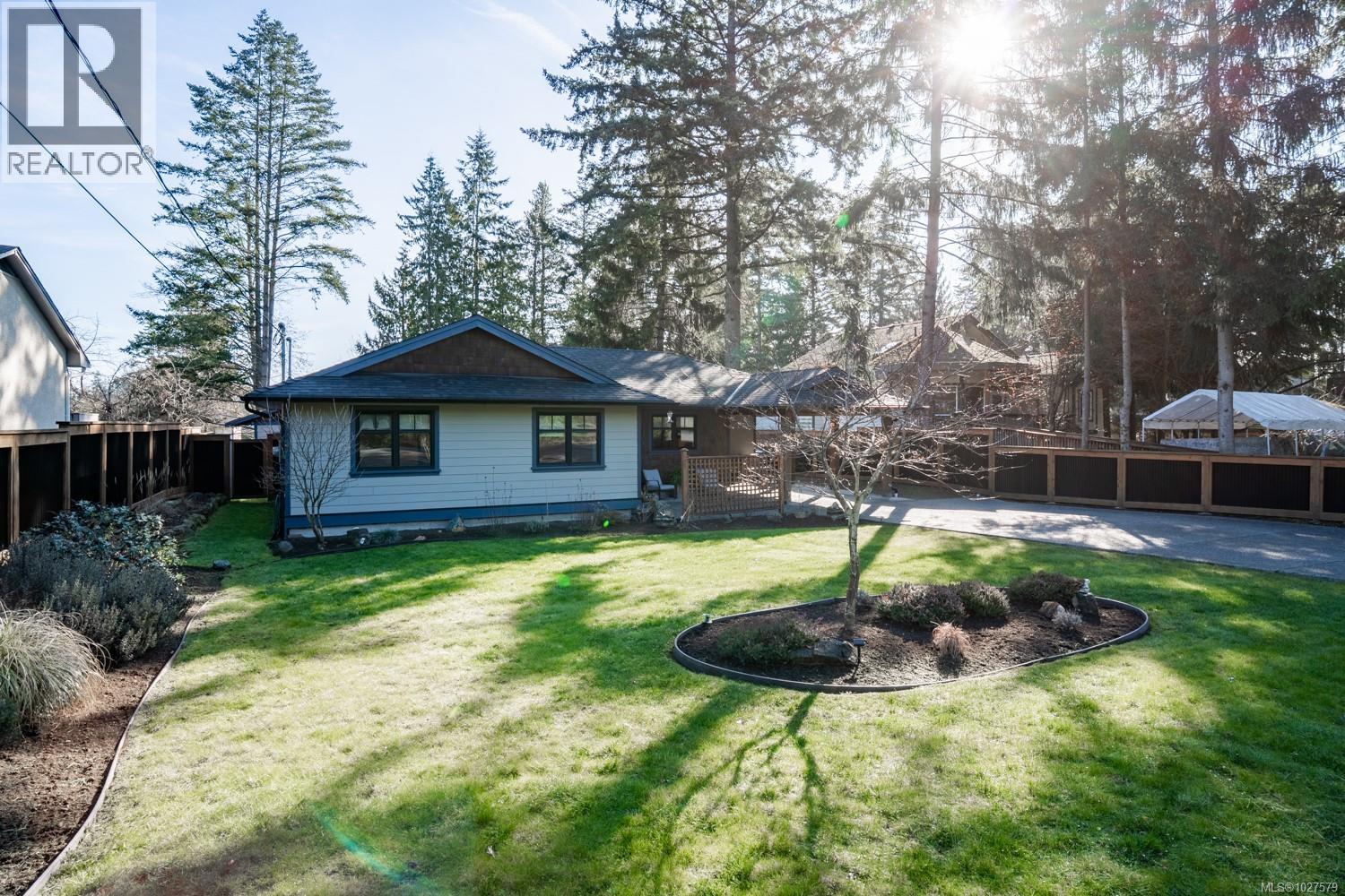 3238 Adby Rd, Nanaimo