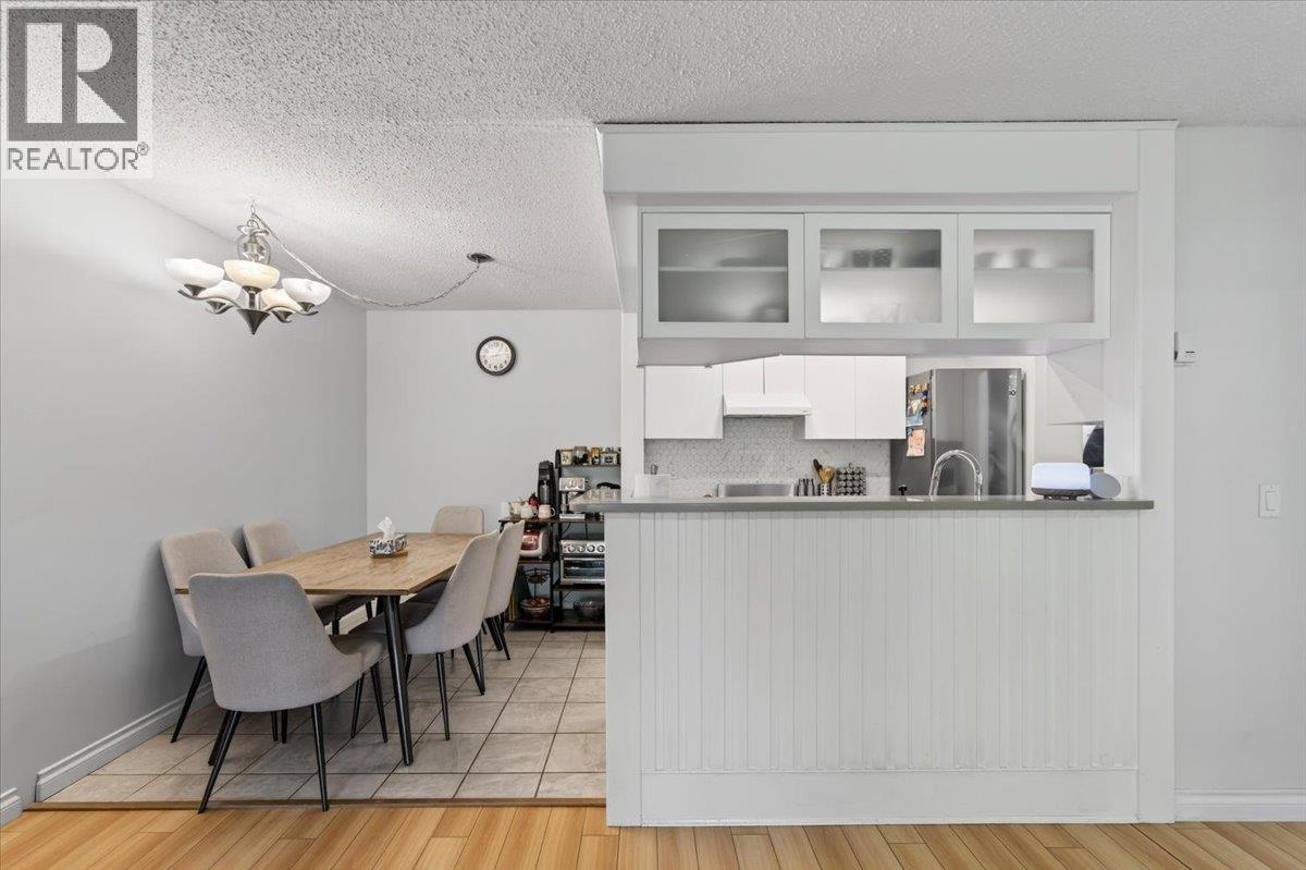 118 200 WESTHILL PLACE, Port Moody