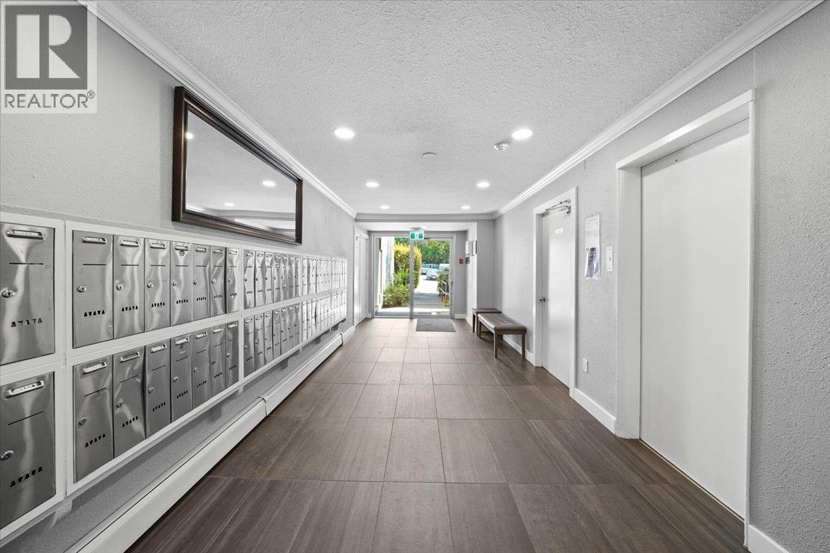 118 200 WESTHILL PLACE, Port Moody