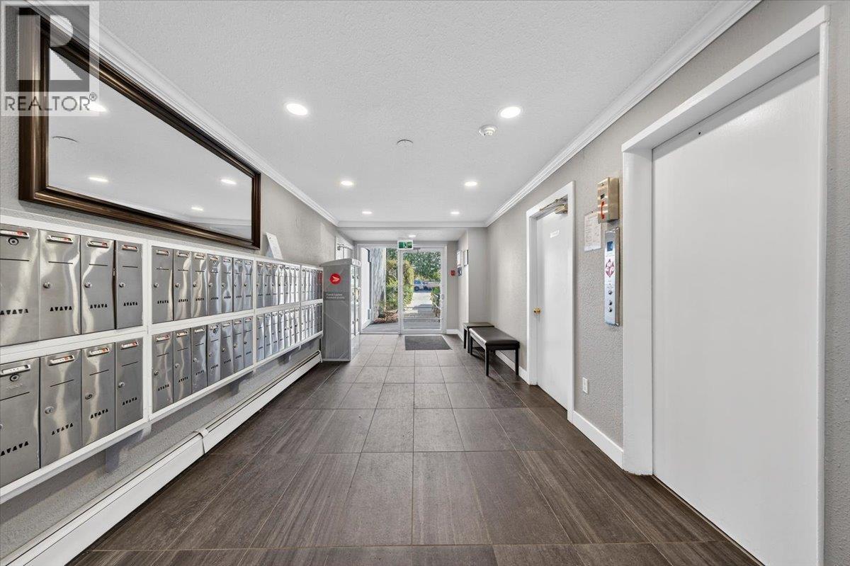 118 200 WESTHILL PLACE, Port Moody