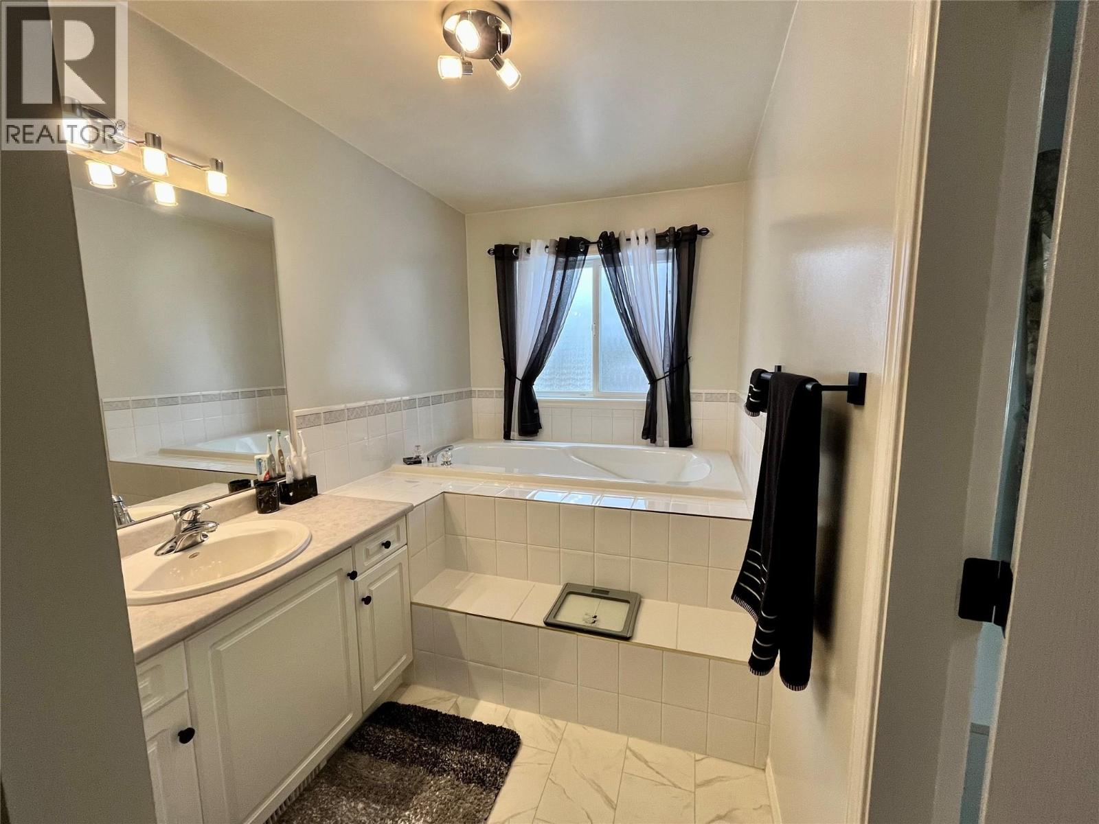 213 Burton School Road, Burton