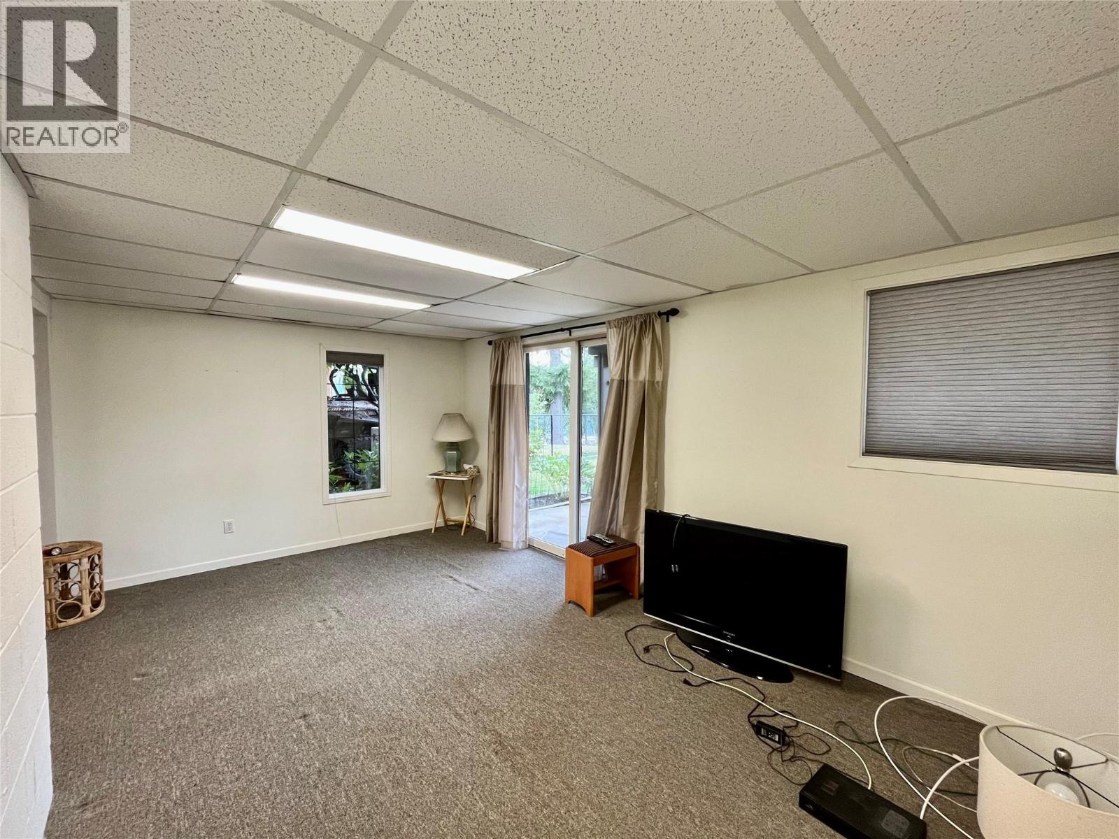 210 10th Avenue NW, Nakusp