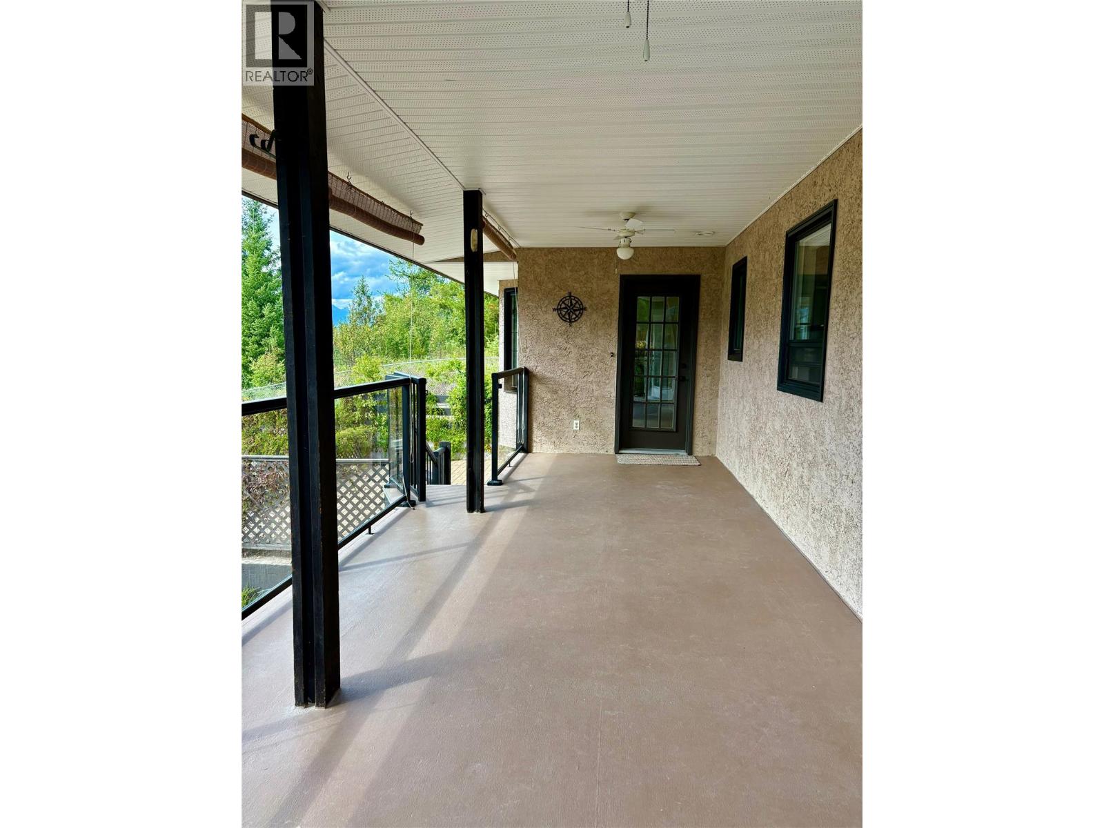 210 10th Avenue NW, Nakusp