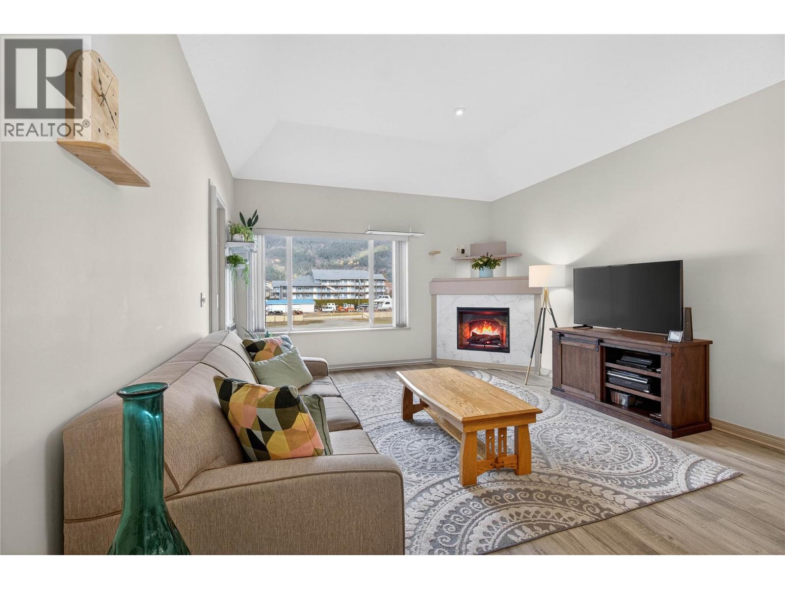 1002 Riverside Avenue Unit# 314, Sicamous