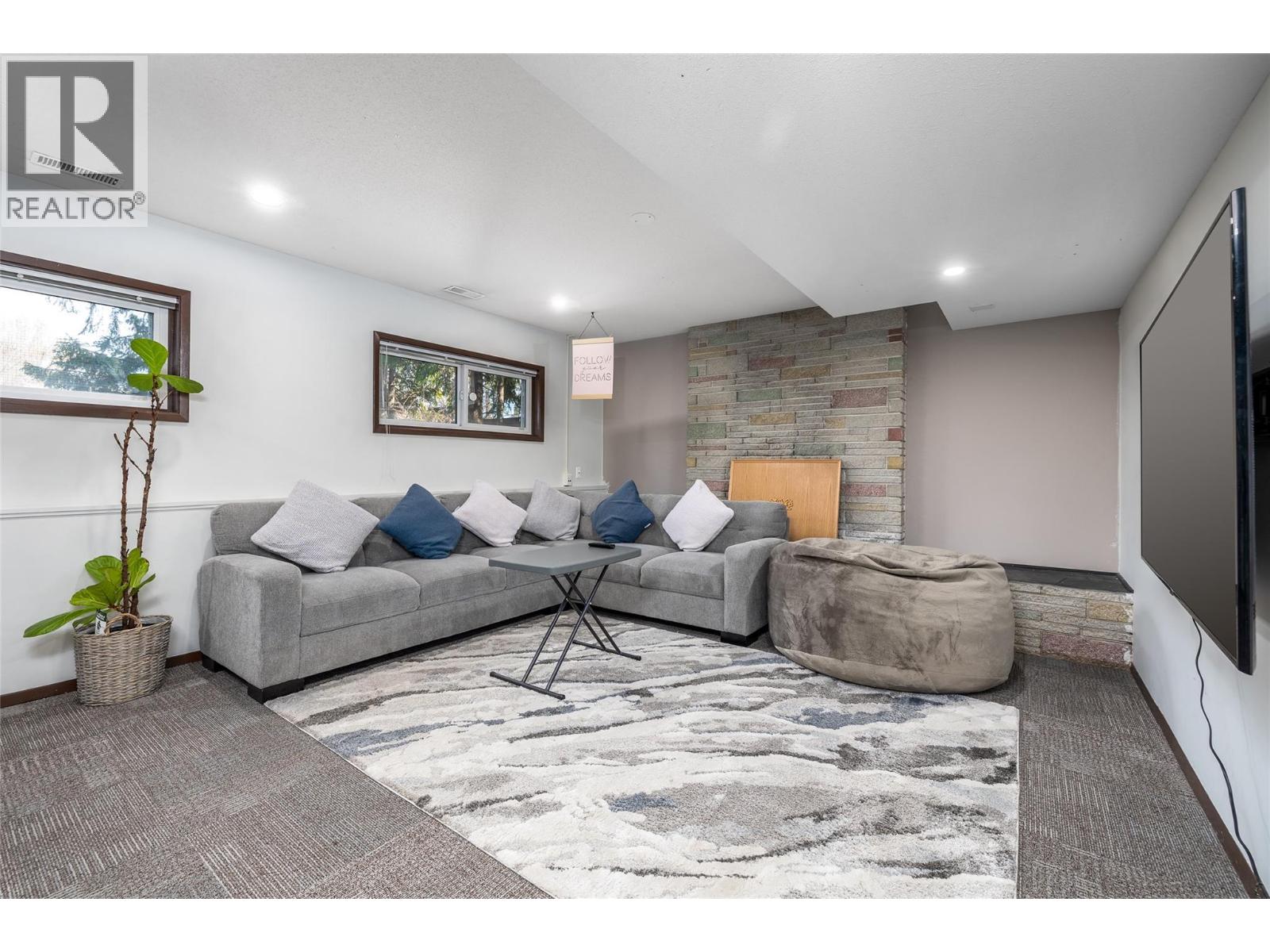 2056 Pandosy Street, Kelowna