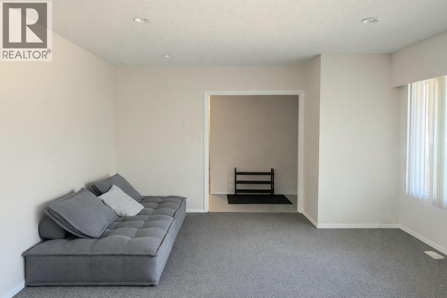 2056 Pandosy Street, Kelowna