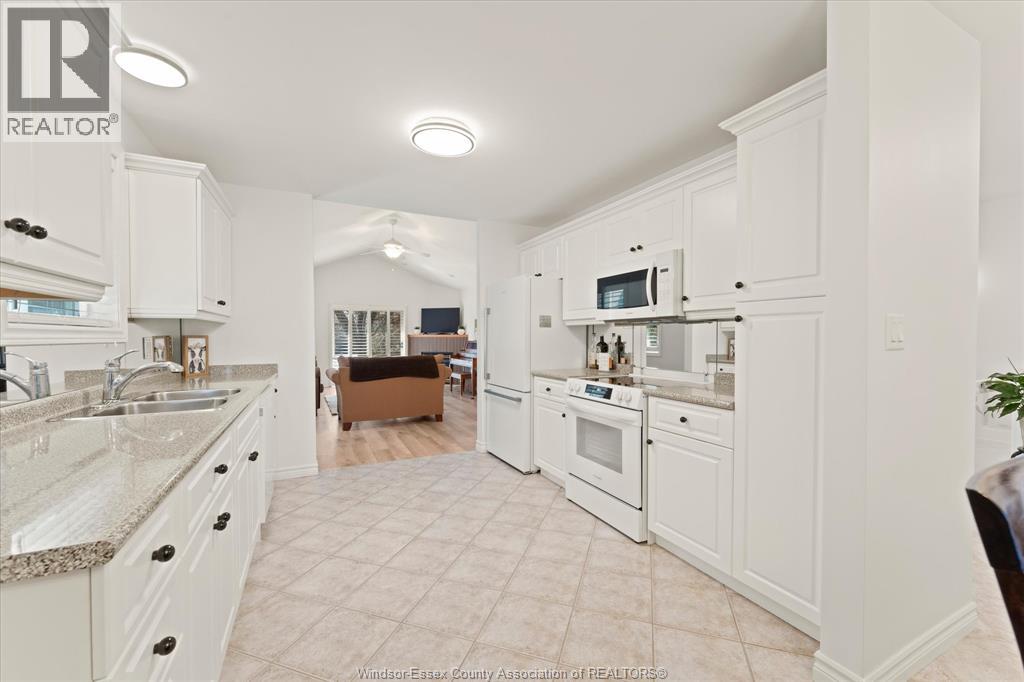 1077 HACIENDA WAY - 8