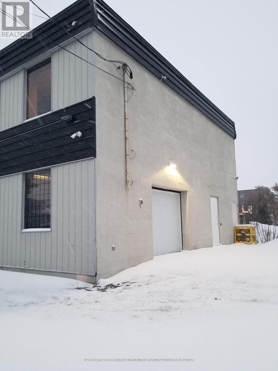 4 Bath Industrial for Rent in Ottawa – 1479 LAPERRIERE AVENUE, Ottawa – MLS# X12839078 - Image 23