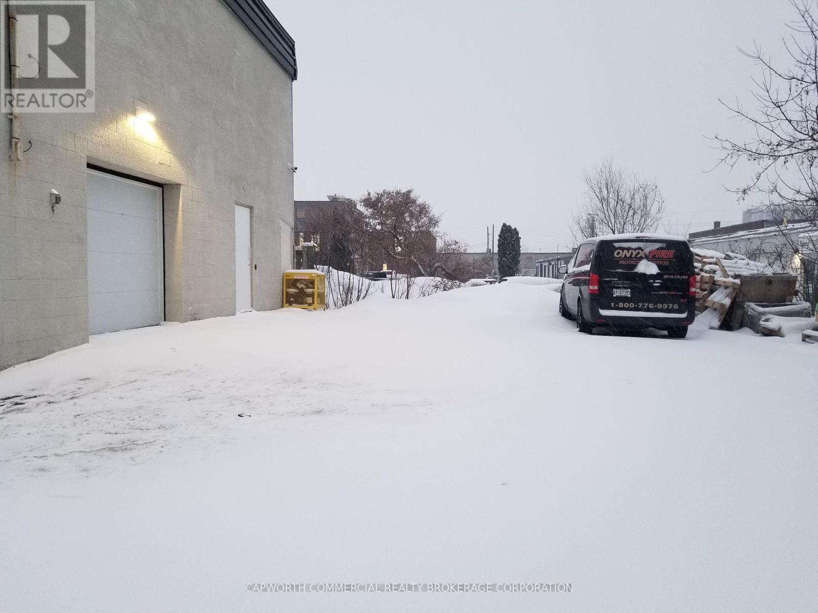 4 Bath Industrial for Rent in Ottawa – 1479 LAPERRIERE AVENUE, Ottawa – MLS# X12839078 - Image 48