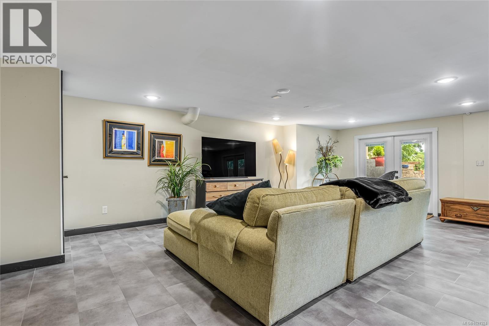 8947 Clarkson Ave, Black Creek