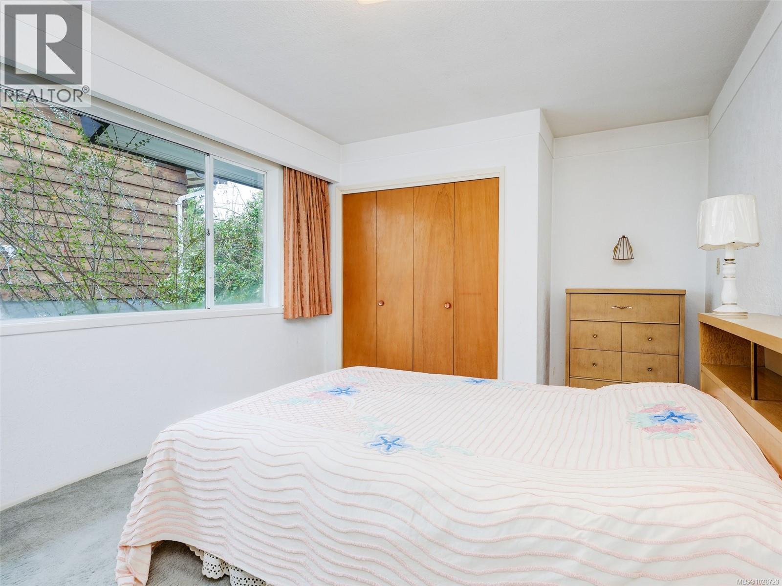  2086 Avondale Road, Oak Bay