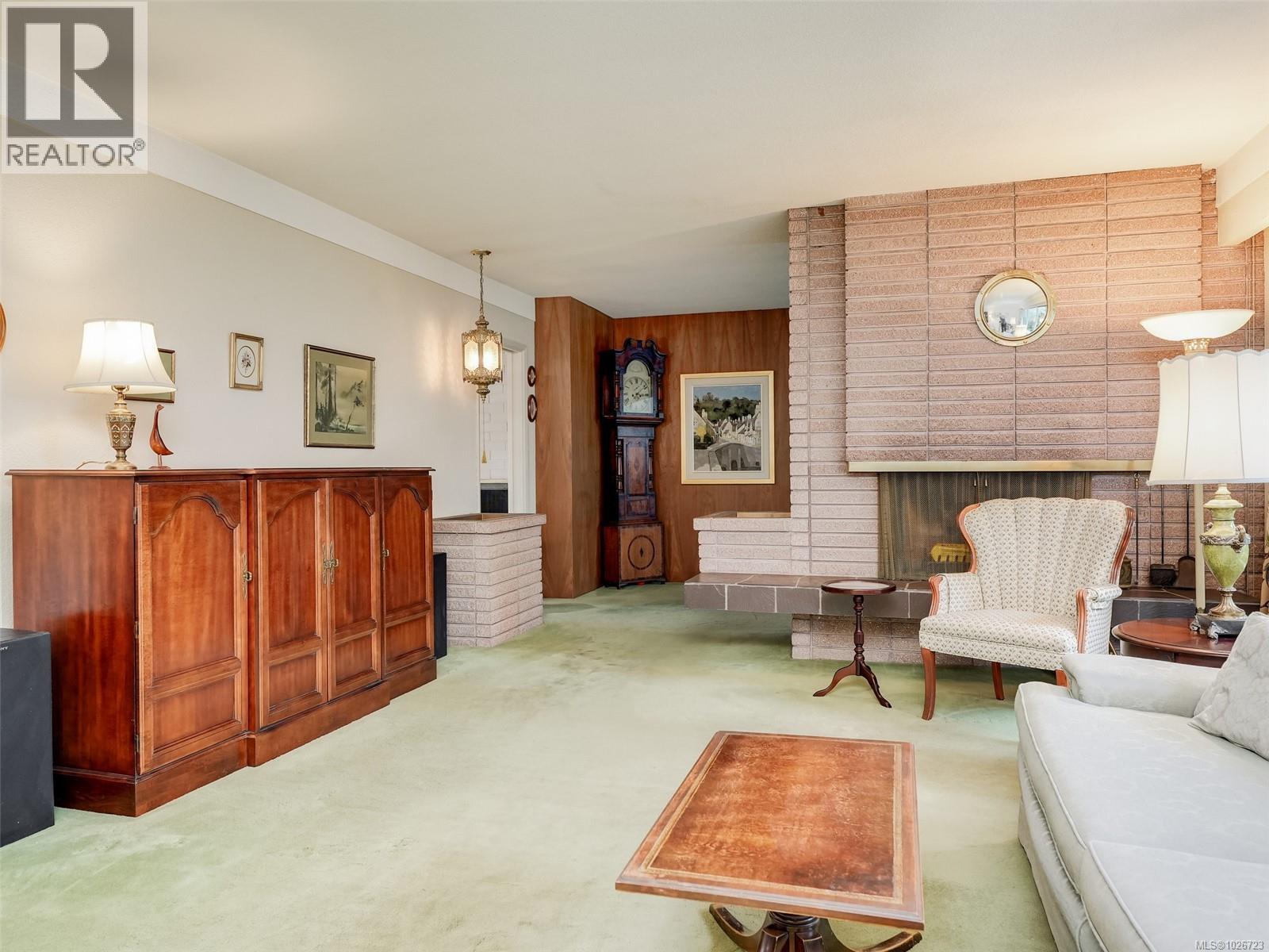  2086 Avondale Road, Oak Bay