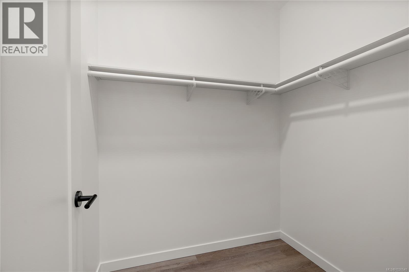 404 610 Lampson Street, Esquimalt