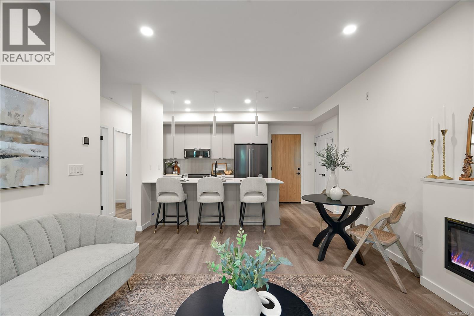 404 610 Lampson Street, Esquimalt