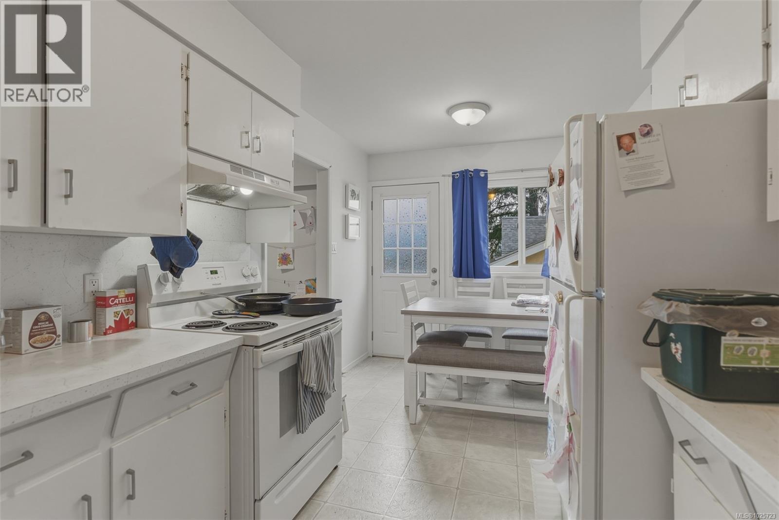 1178/1180 Tattersall Dr, Saanich