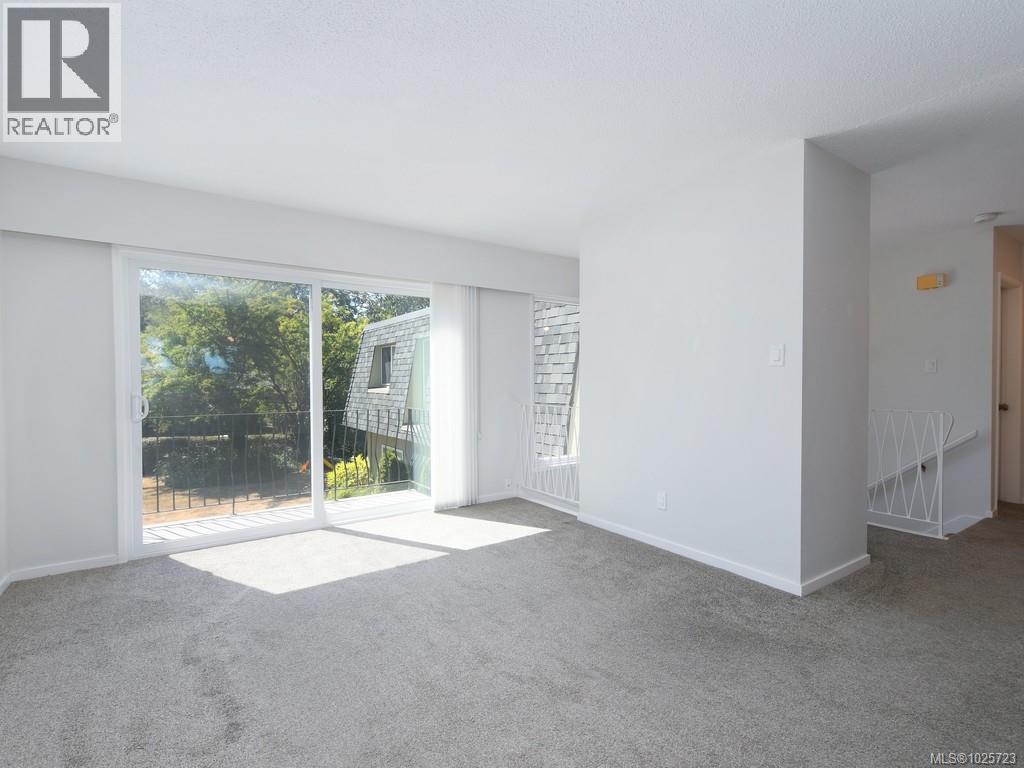 1178/1180 Tattersall Dr, Saanich