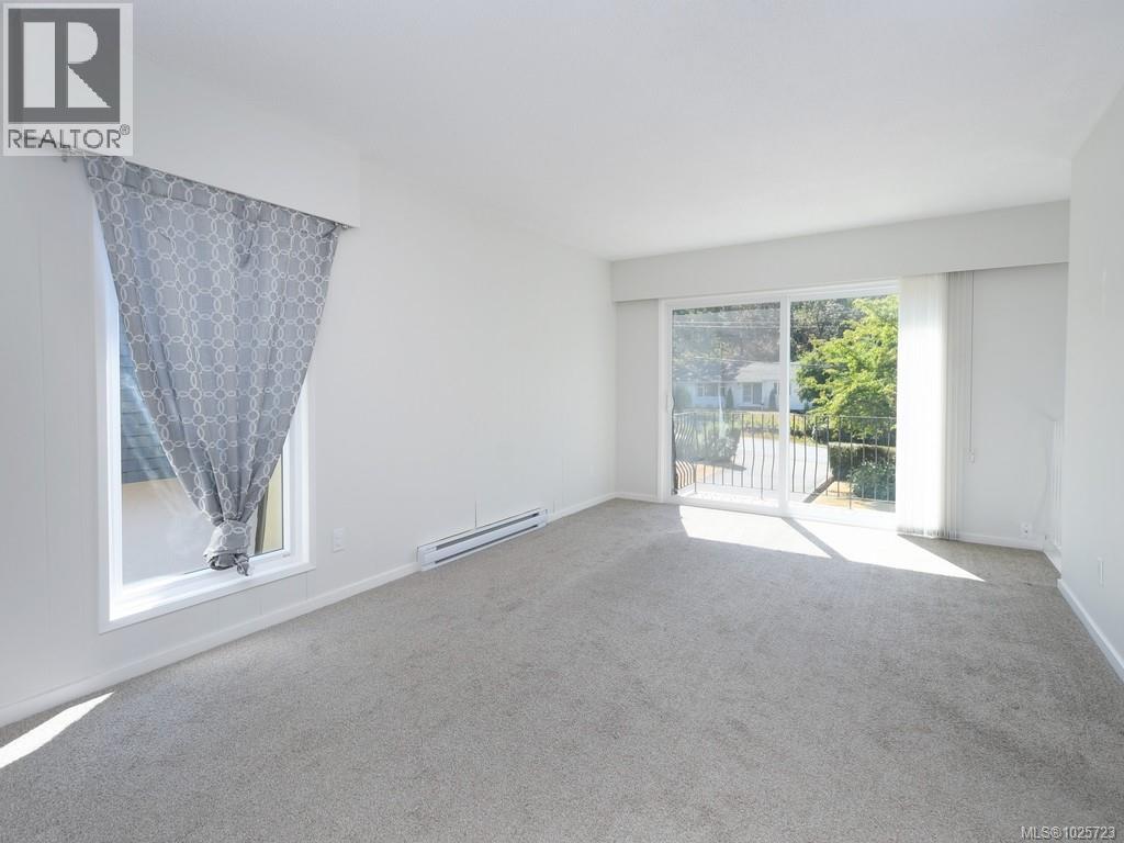 1178/1180 Tattersall Dr, Saanich