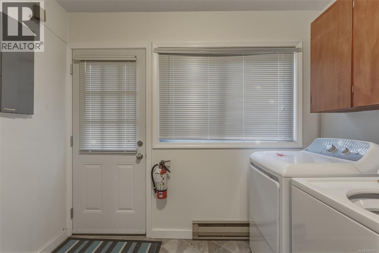 1178/1180 Tattersall Dr, Saanich