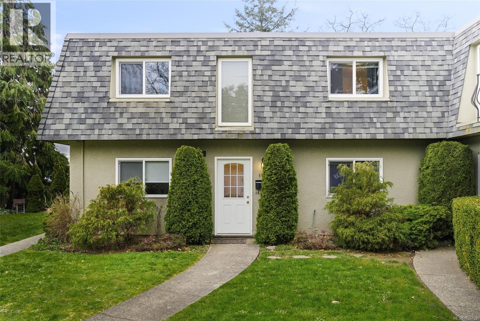 1178/1180 Tattersall Dr, Saanich