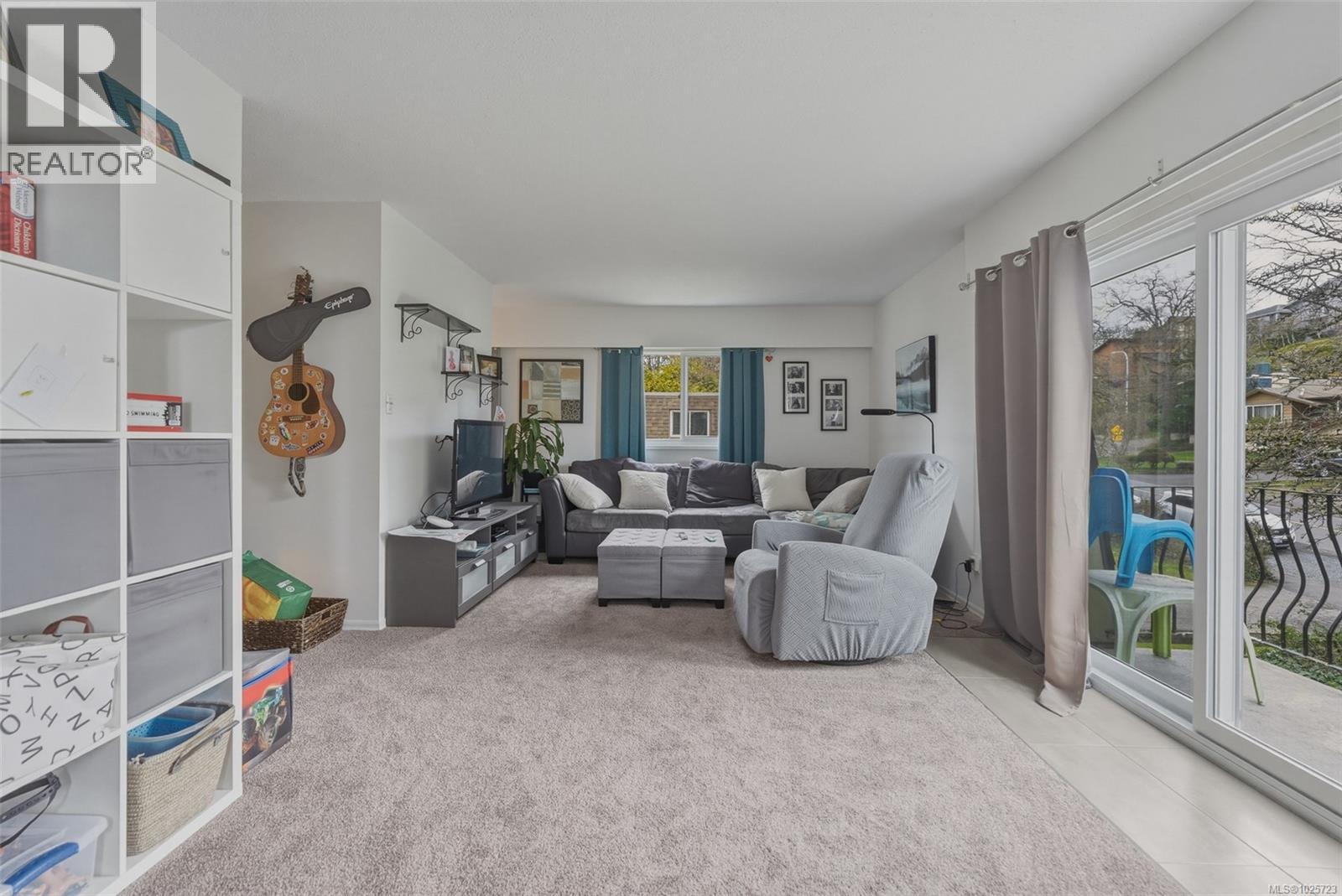 1178/1180 Tattersall Dr, Saanich