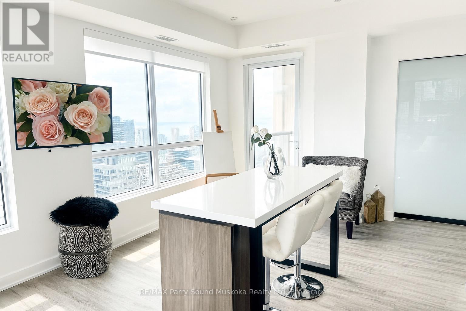 #4906 108 PETER STREET - 5