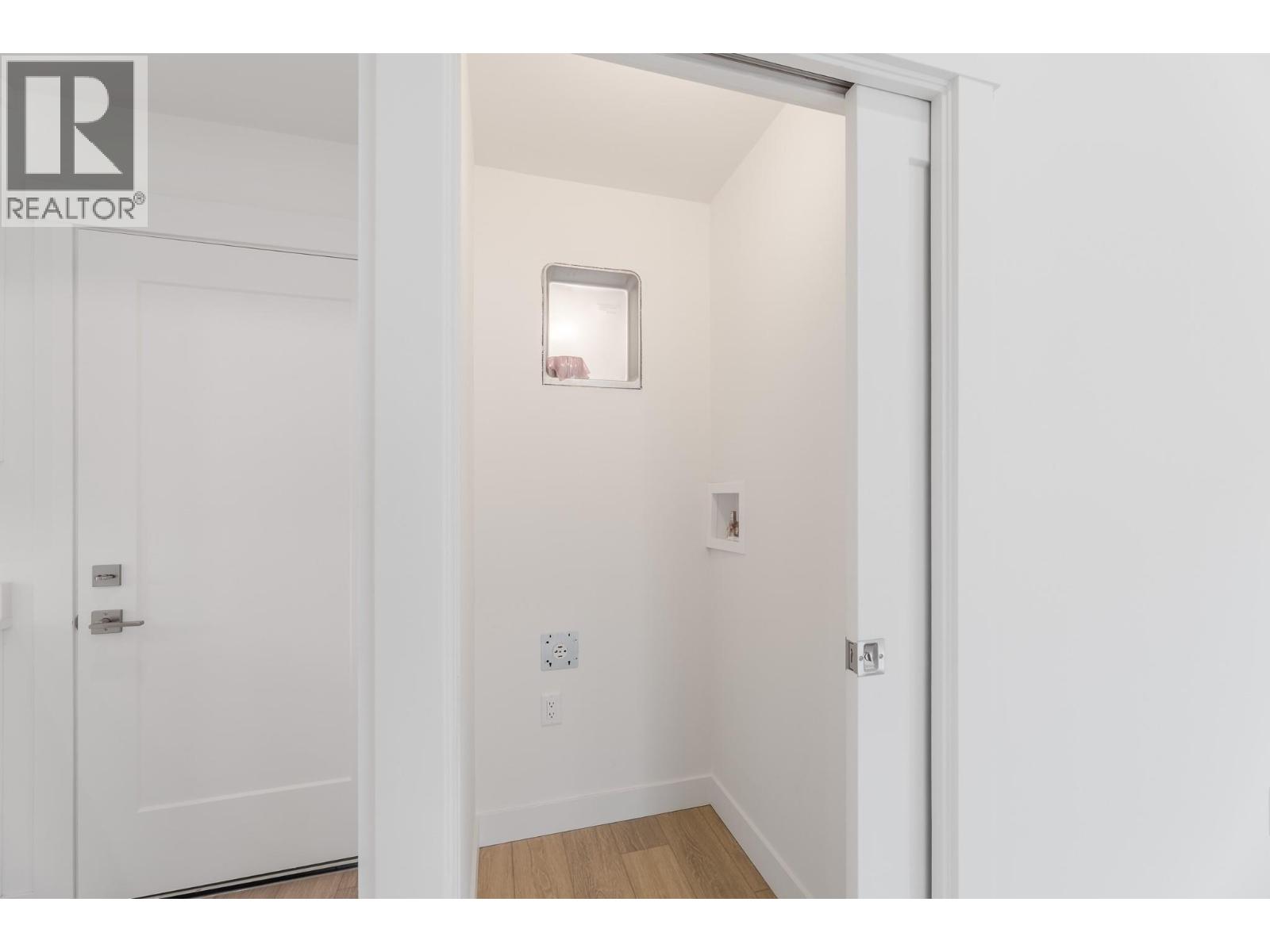 396 11th Avenue, Keremeos