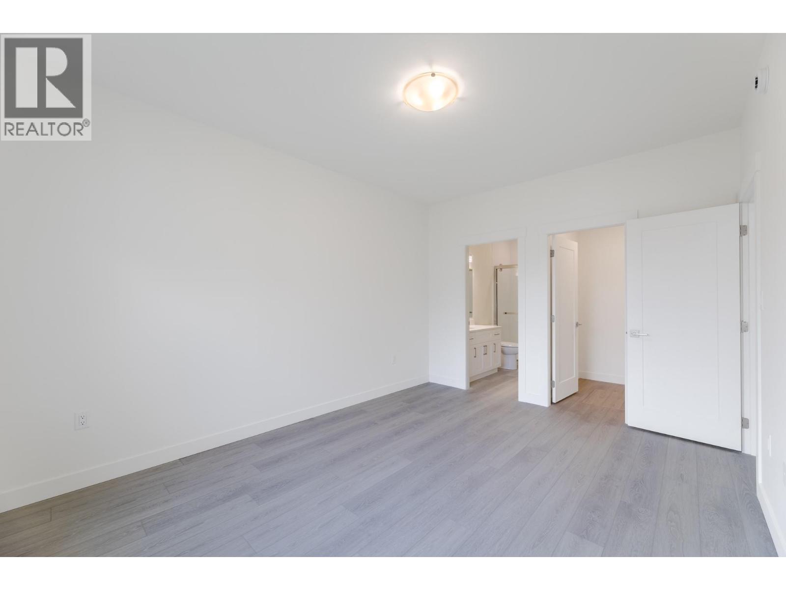 396 11th Avenue, Keremeos