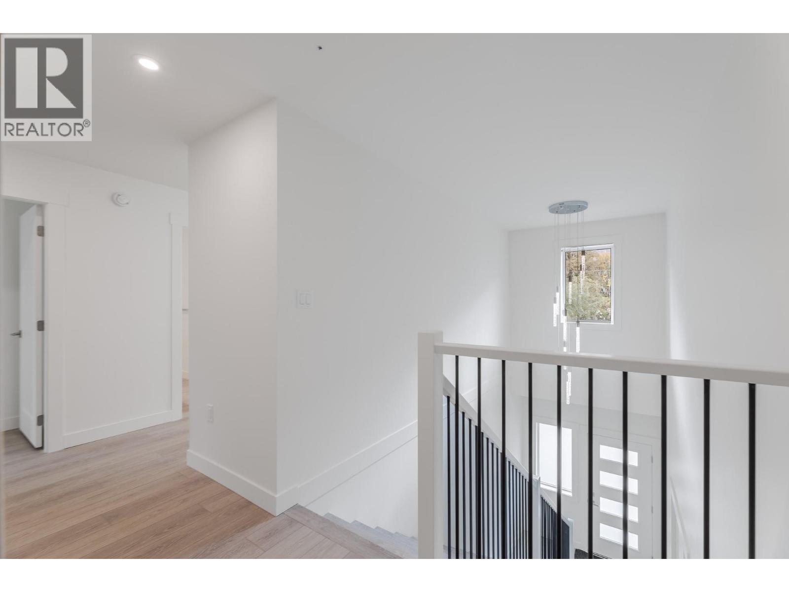 396 11th Avenue, Keremeos