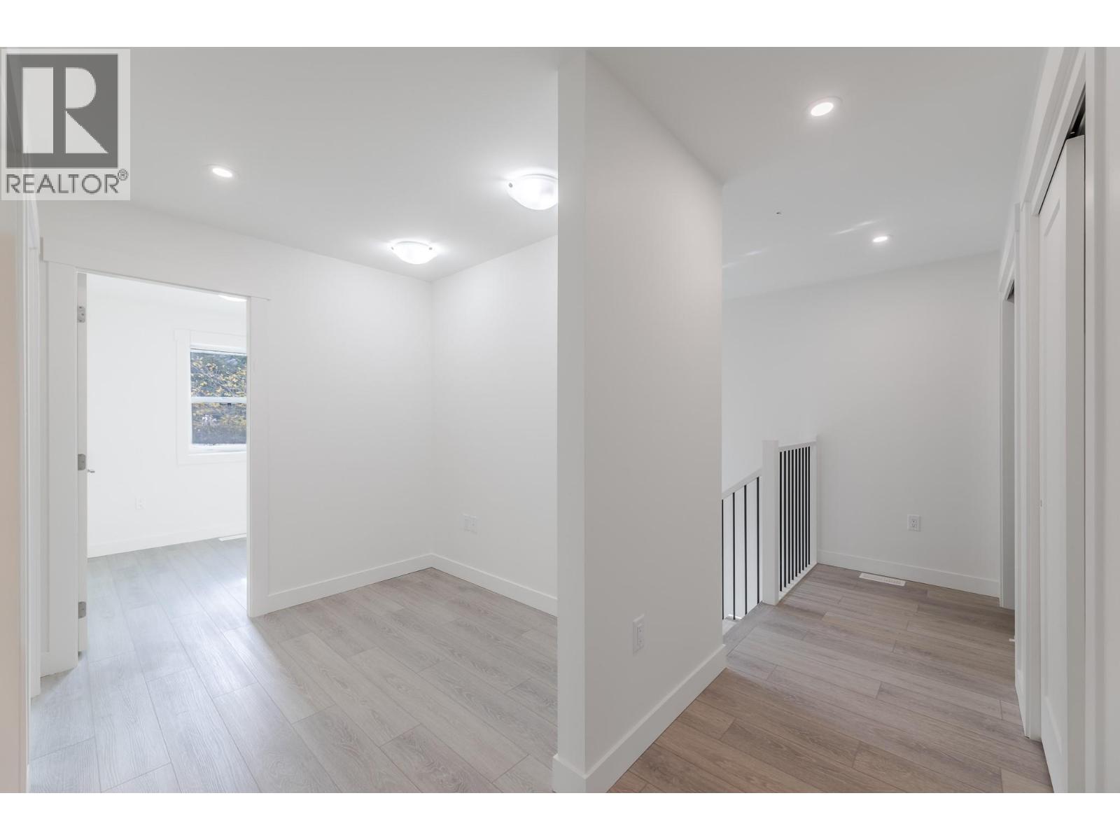 396 11th Avenue, Keremeos