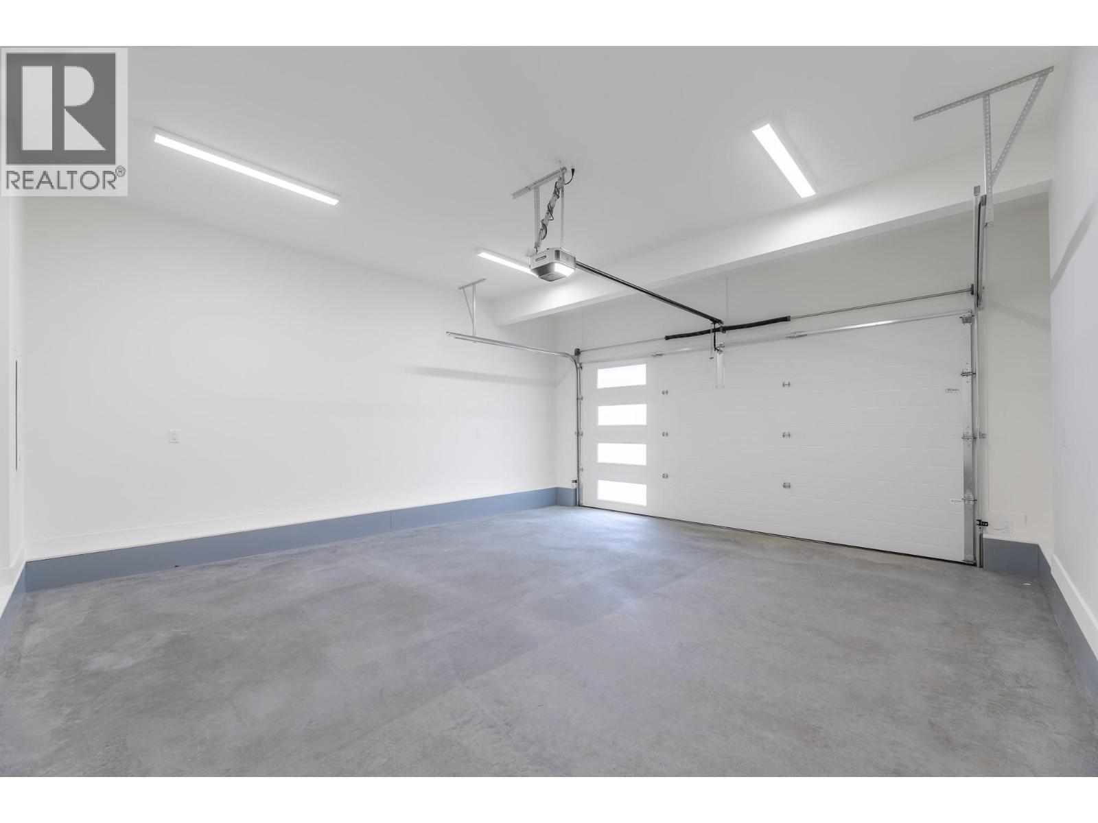 396 11th Avenue, Keremeos