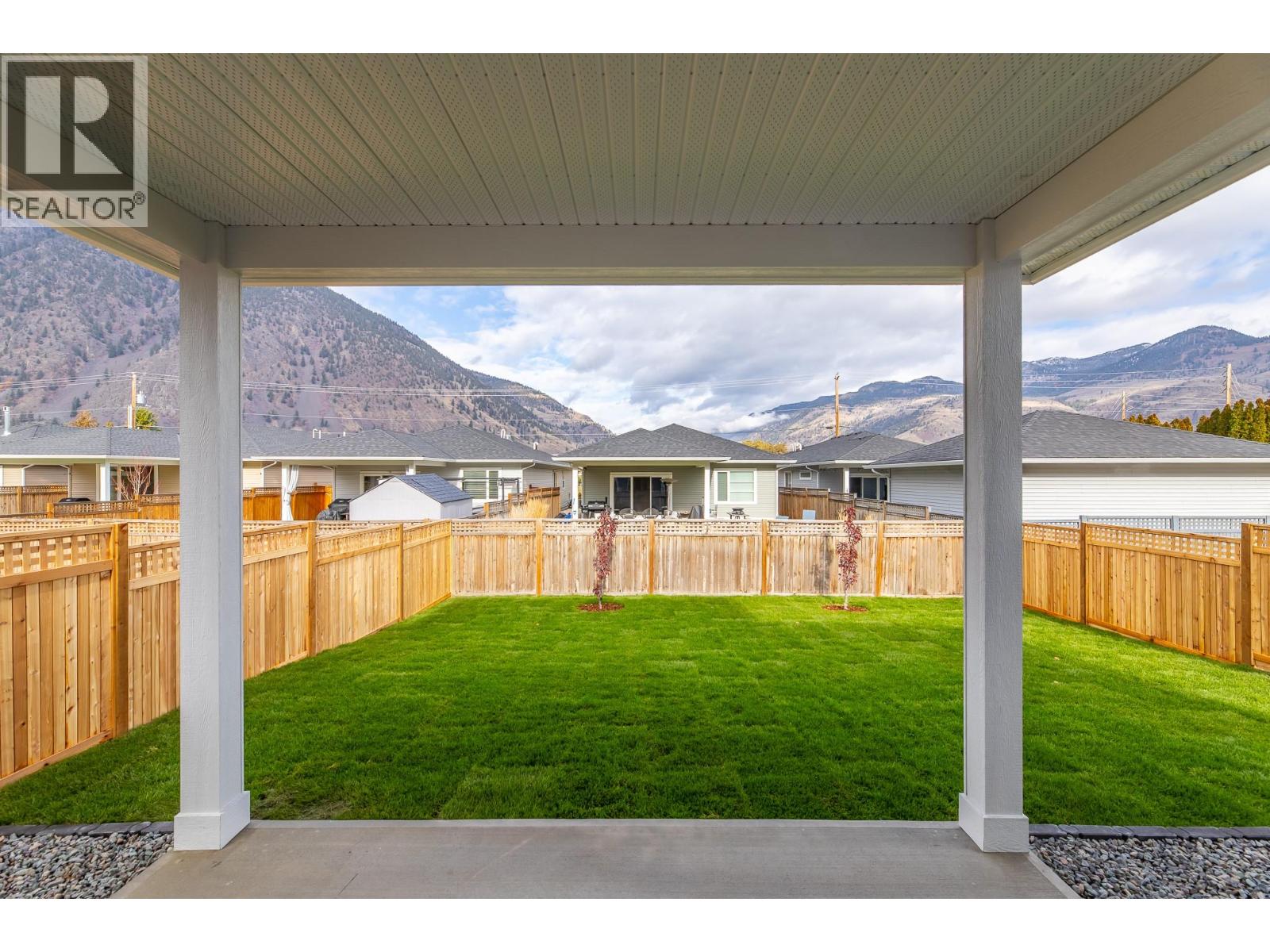 396 11th Avenue, Keremeos