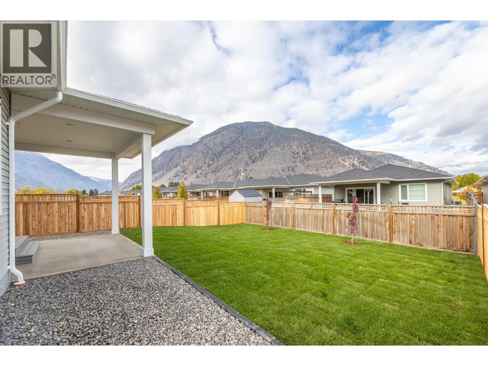 396 11th Avenue, Keremeos