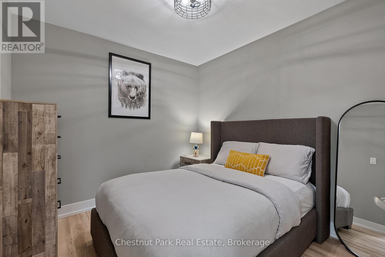 61 ROCKMOUNT CRESCENT - 25