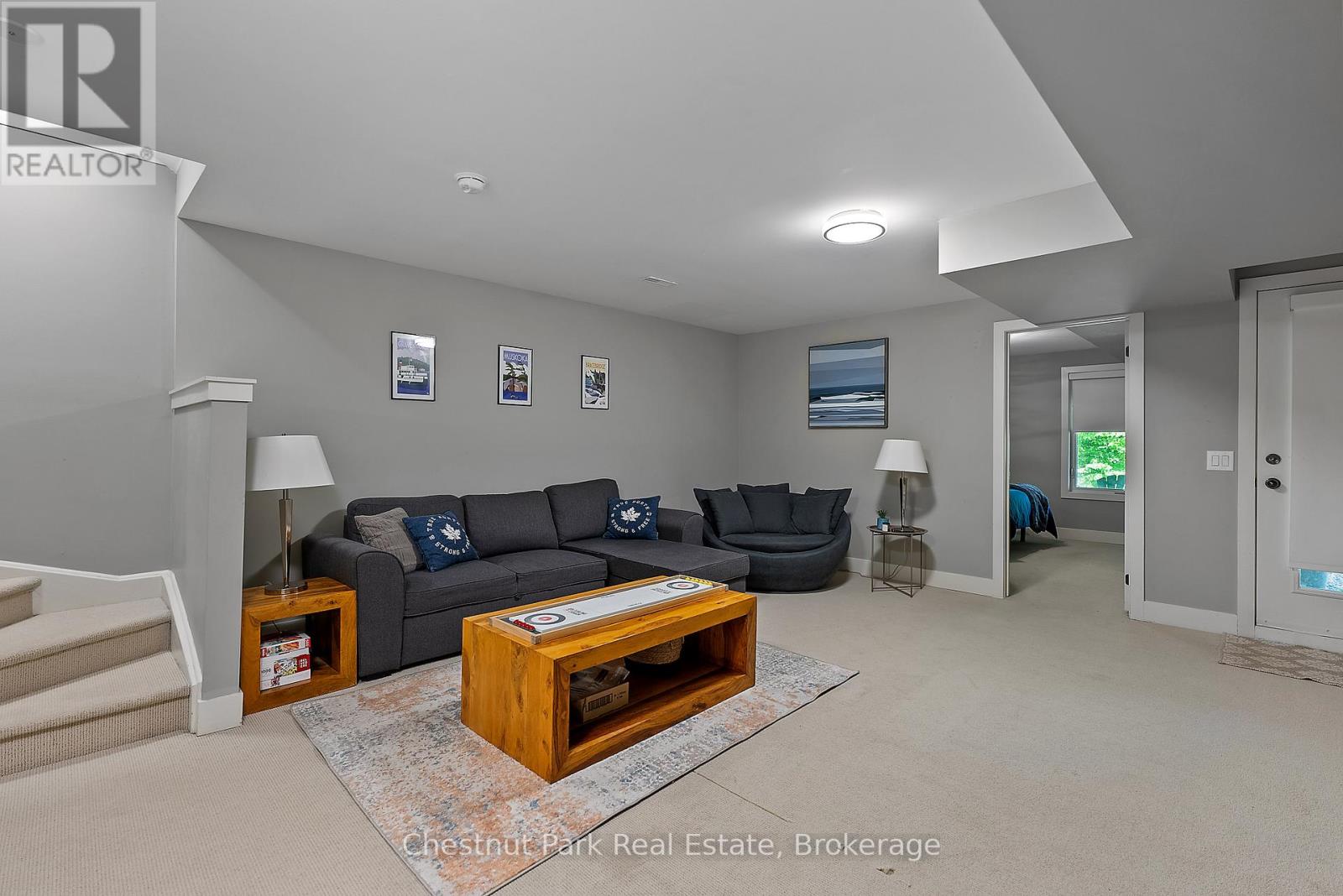 61 ROCKMOUNT CRESCENT - 26
