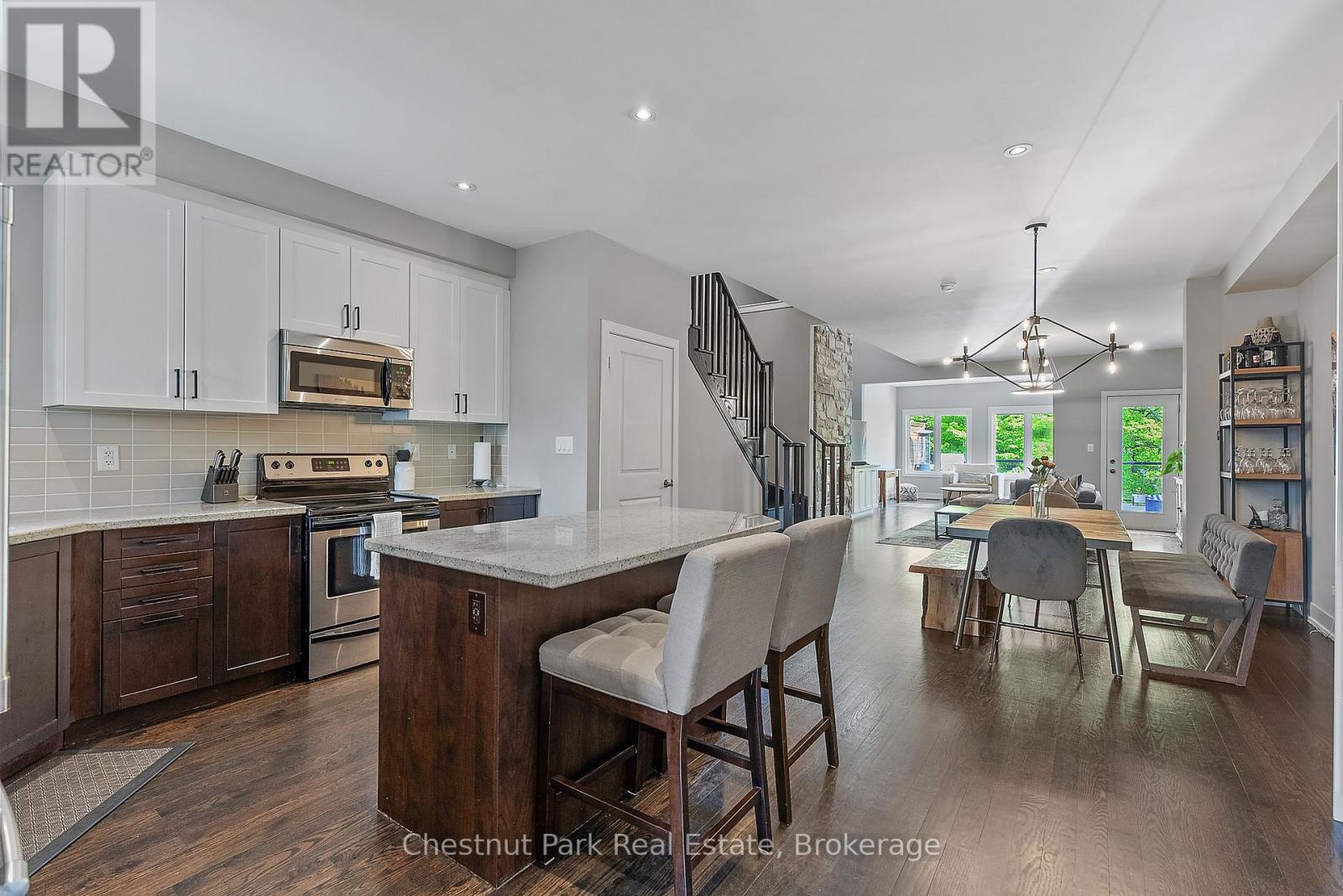 61 ROCKMOUNT CRESCENT - 5