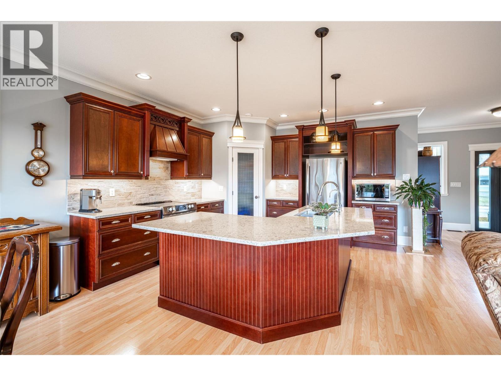 2540 Colony Street, Armstrong