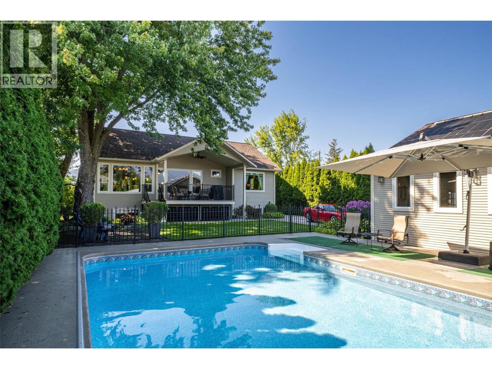 2540 Colony Street, Armstrong