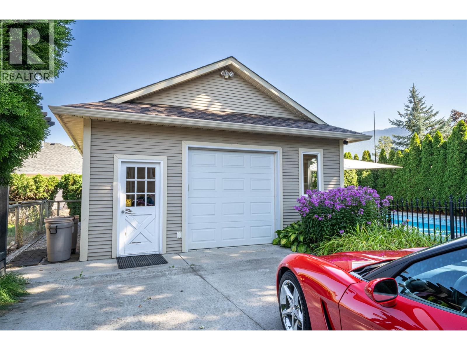 2540 Colony Street, Armstrong