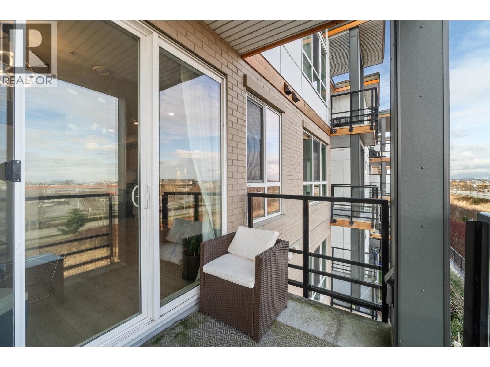 #304-1792 STARLING Drive, Tsawwassen
