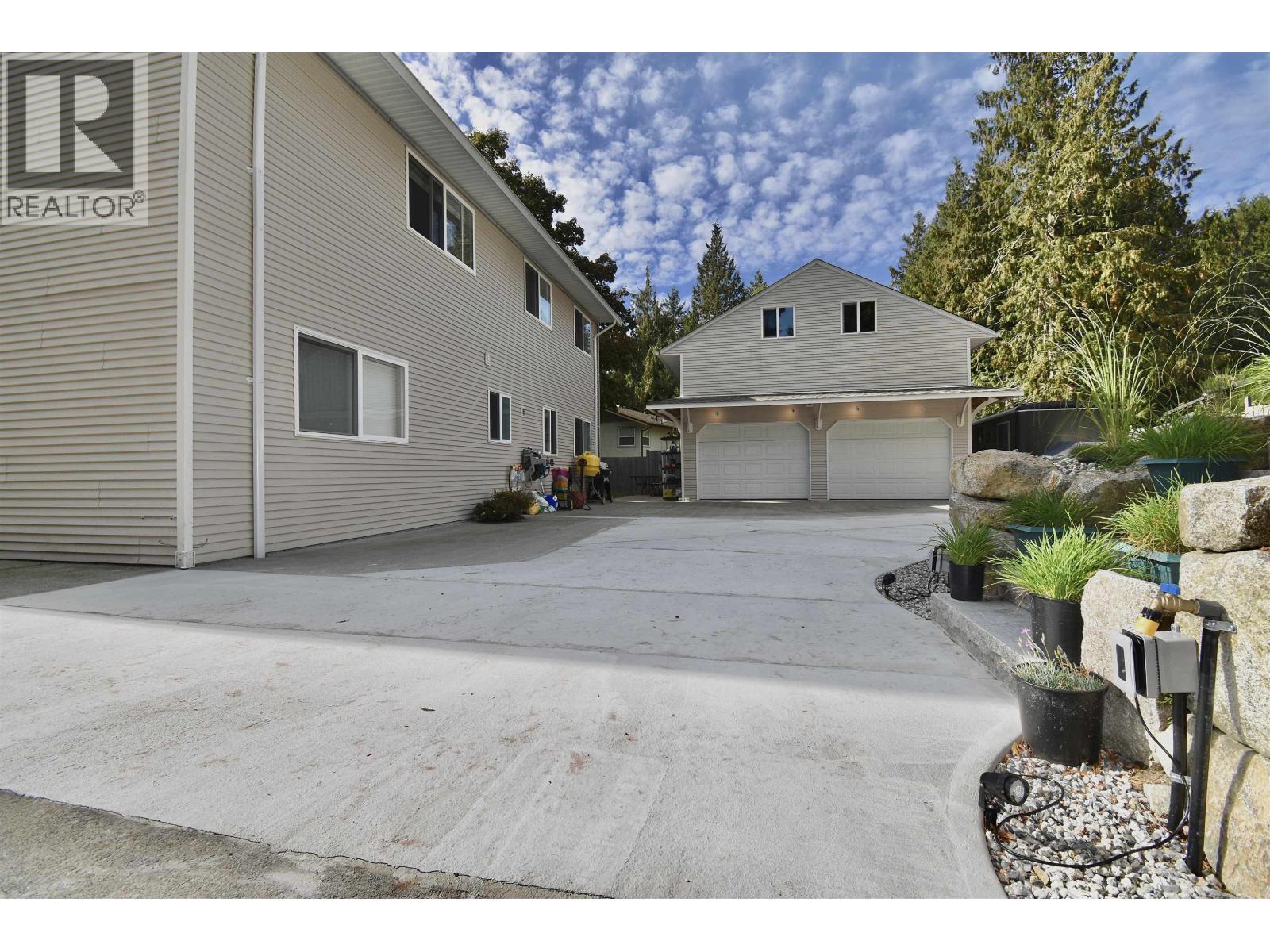 8086 DOGWOOD DRIVE, Halfmoon Bay