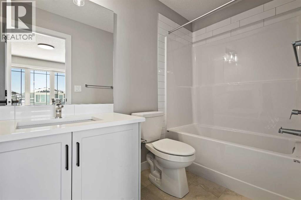 Single Family House for Sale in  Amblefield Heights NW Moraine Calgary 