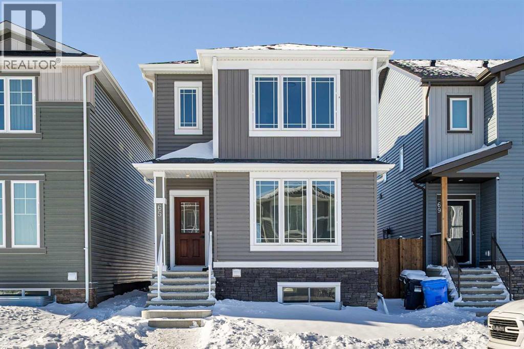 Single Family House for Sale in  Amblefield Heights NW Moraine Calgary 